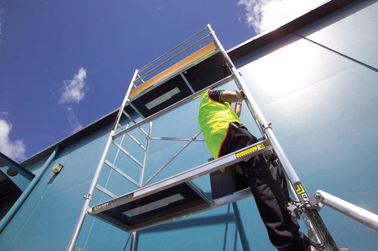 Erecting and Using a Scaffold Tower Safely